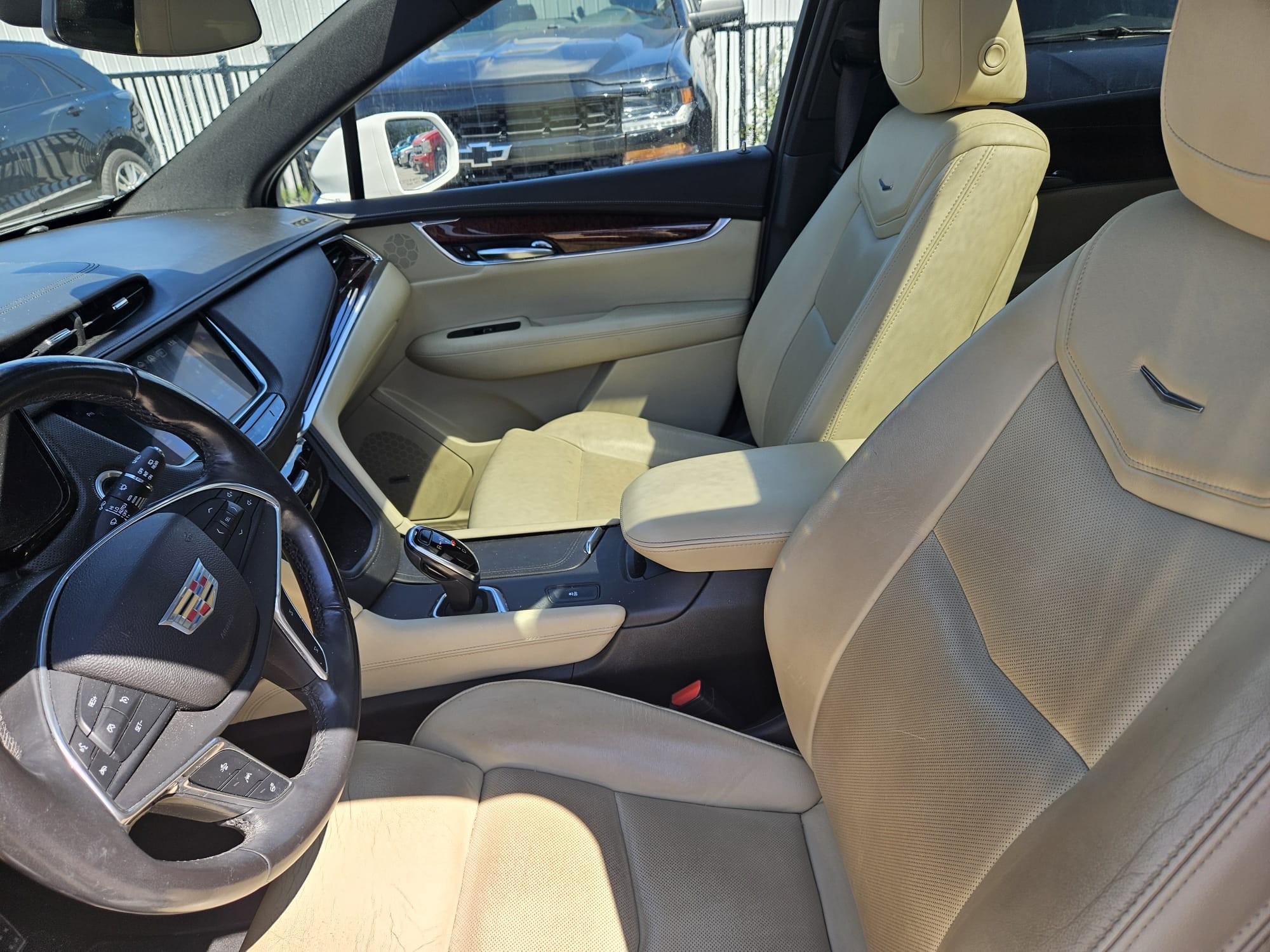 used 2017 Cadillac XT5 car, priced at $19,670