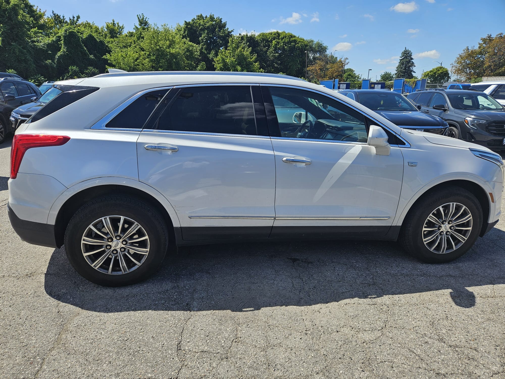 used 2017 Cadillac XT5 car, priced at $19,670