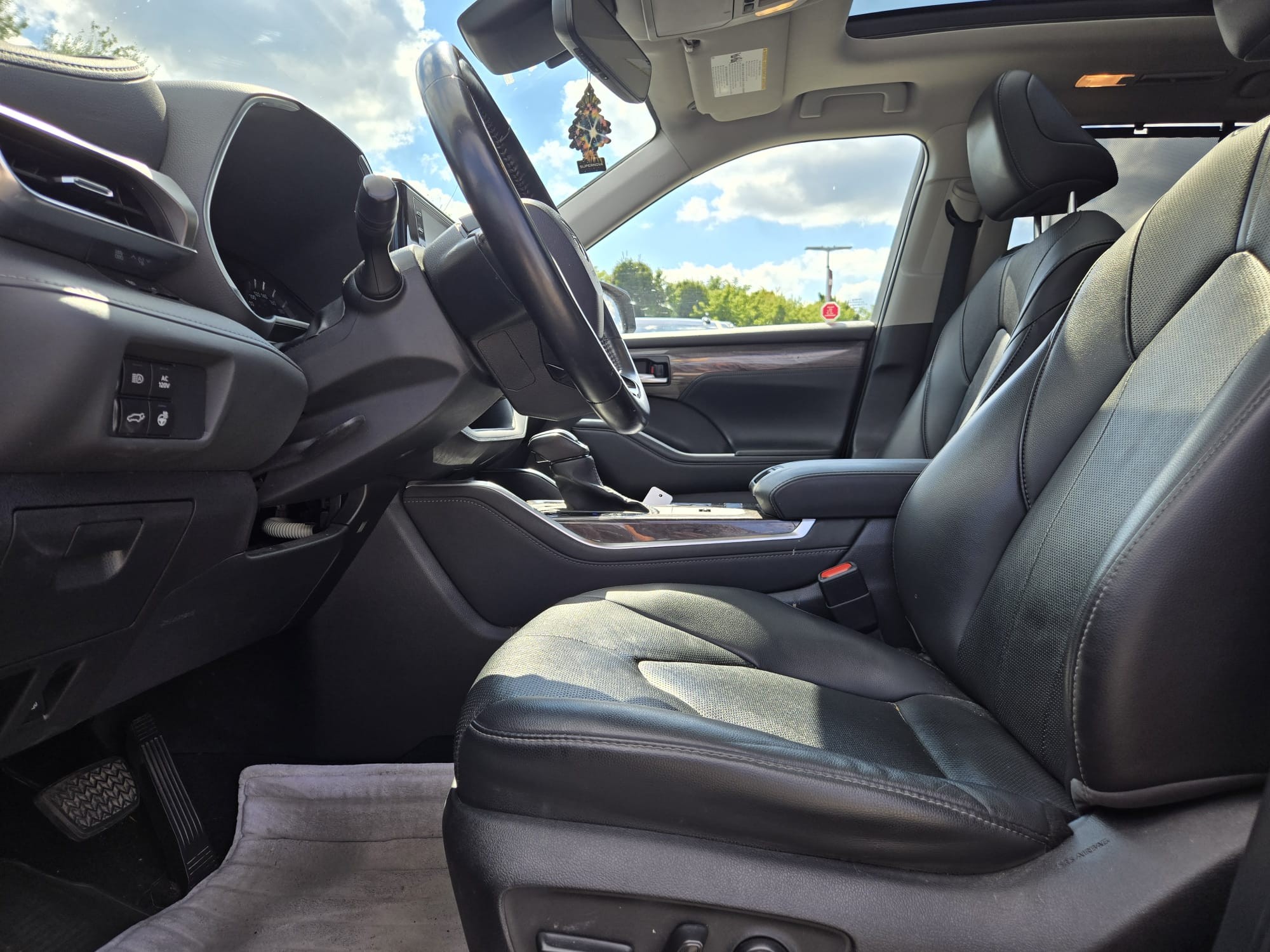used 2021 Toyota Highlander Hybrid car, priced at $43,593