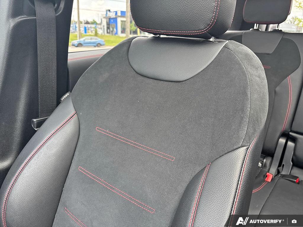 used 2022 Mercedes-Benz GLB 250 car, priced at $40,900