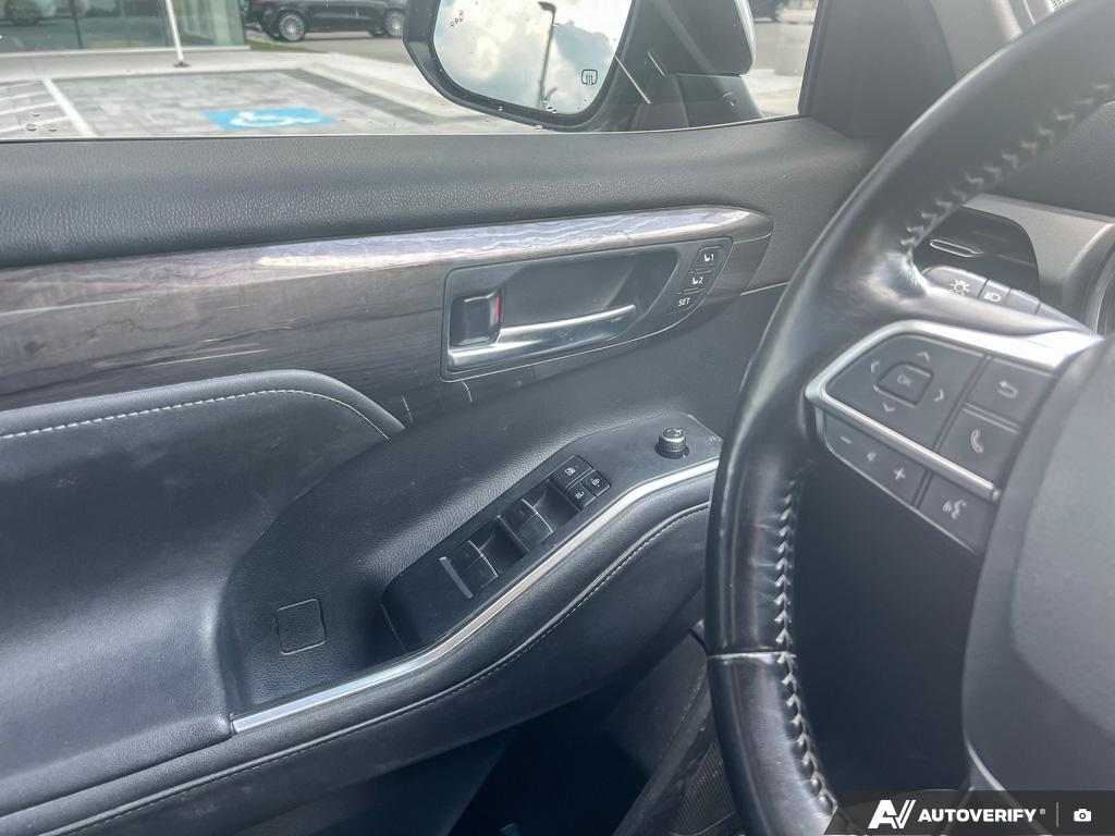 used 2020 Toyota Highlander car, priced at $39,900