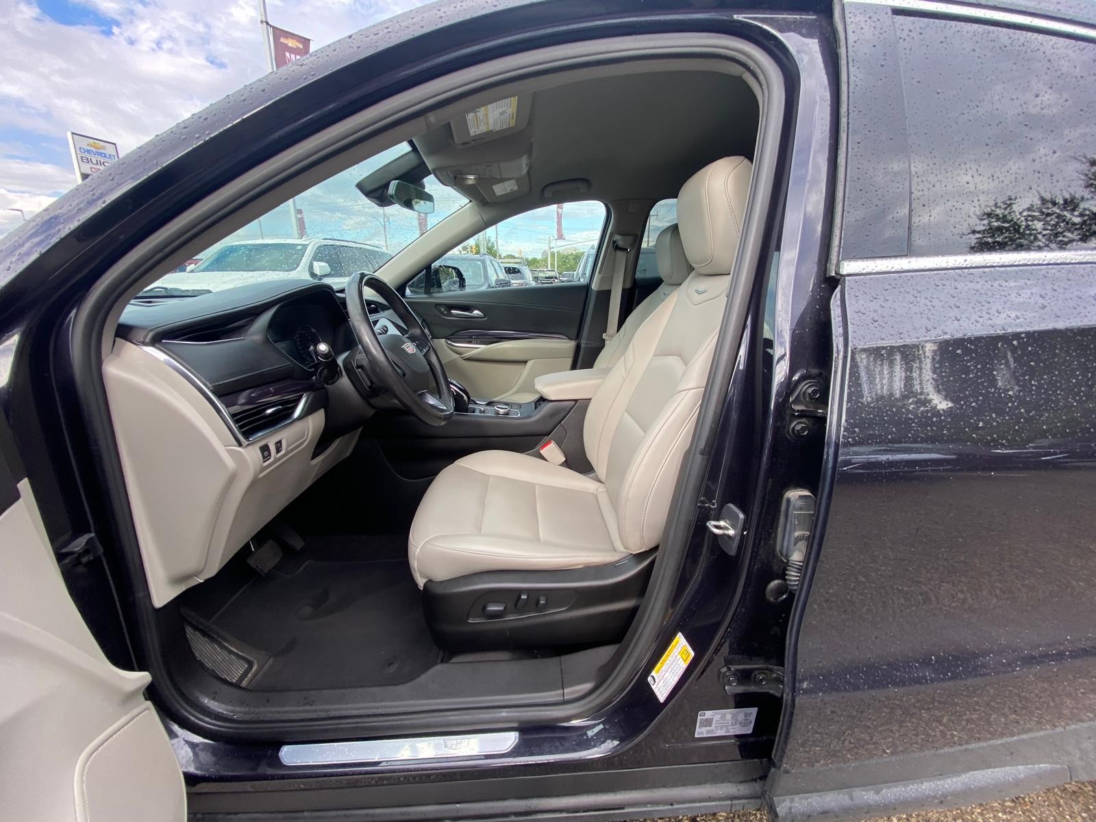 used 2023 Cadillac XT4 car, priced at $34,555