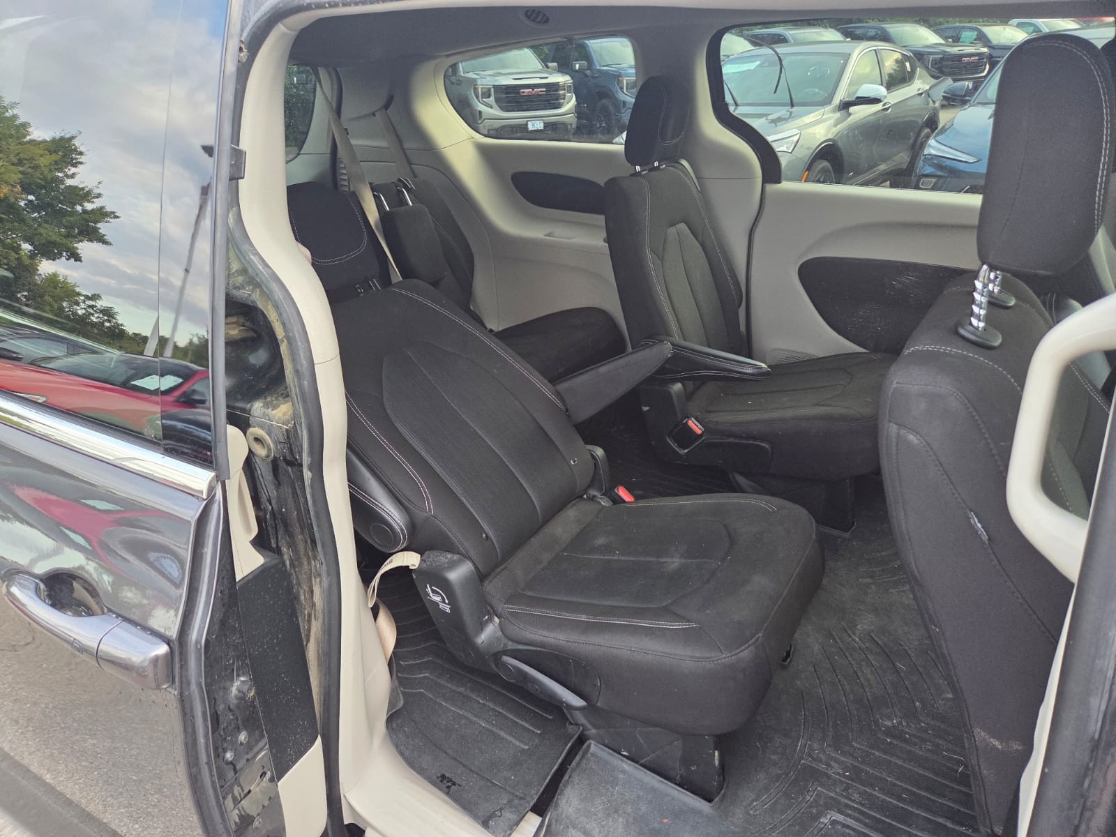 used 2022 Chrysler Grand Caravan car, priced at $32,520