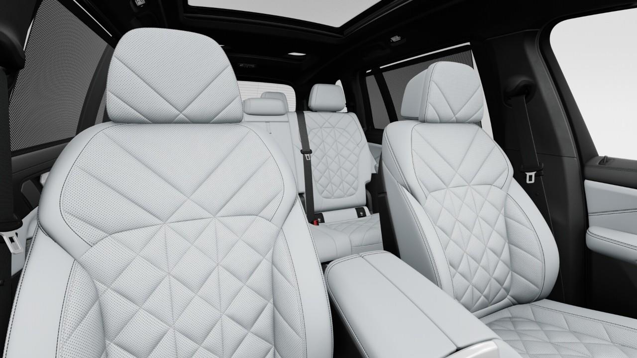 new 2026 BMW X7 car, priced at $136,314
