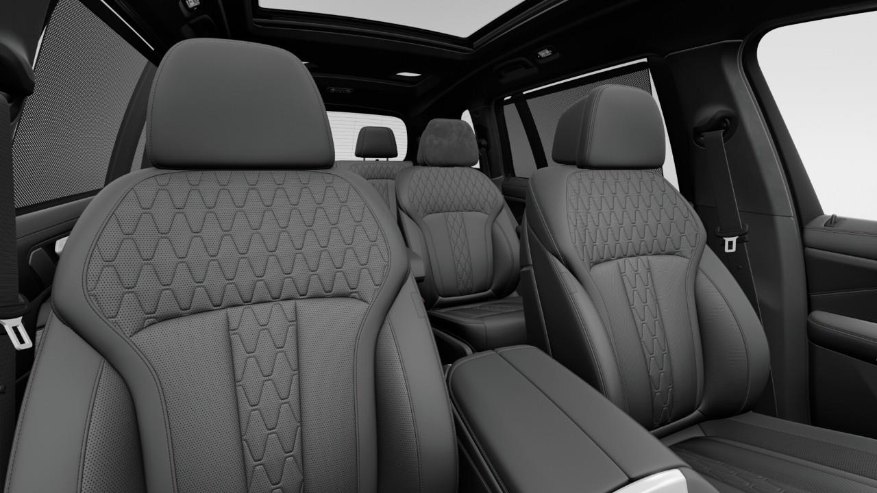 new 2026 BMW X7 car, priced at $143,364