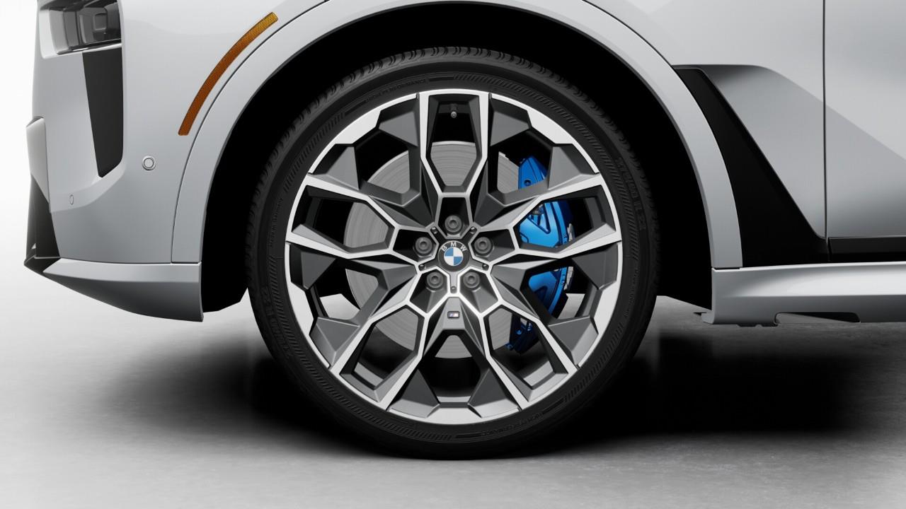 new 2026 BMW X7 car, priced at $137,064