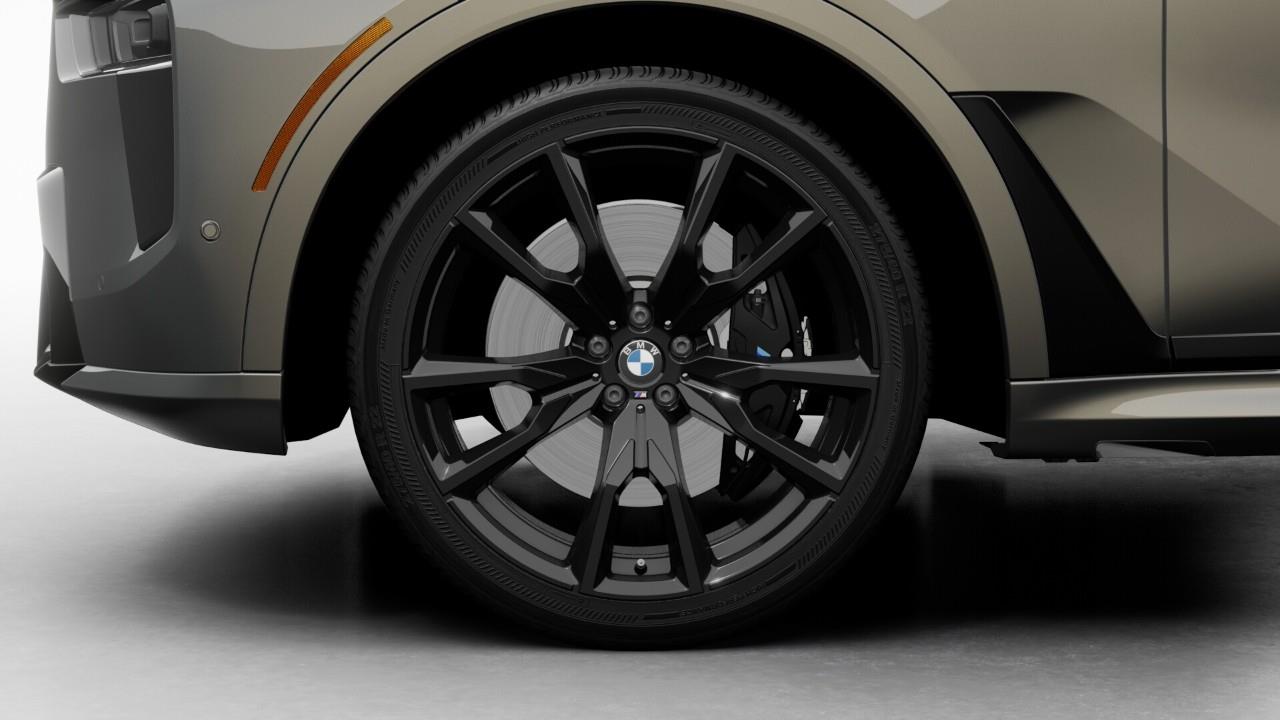 new 2026 BMW X7 car, priced at $128,914
