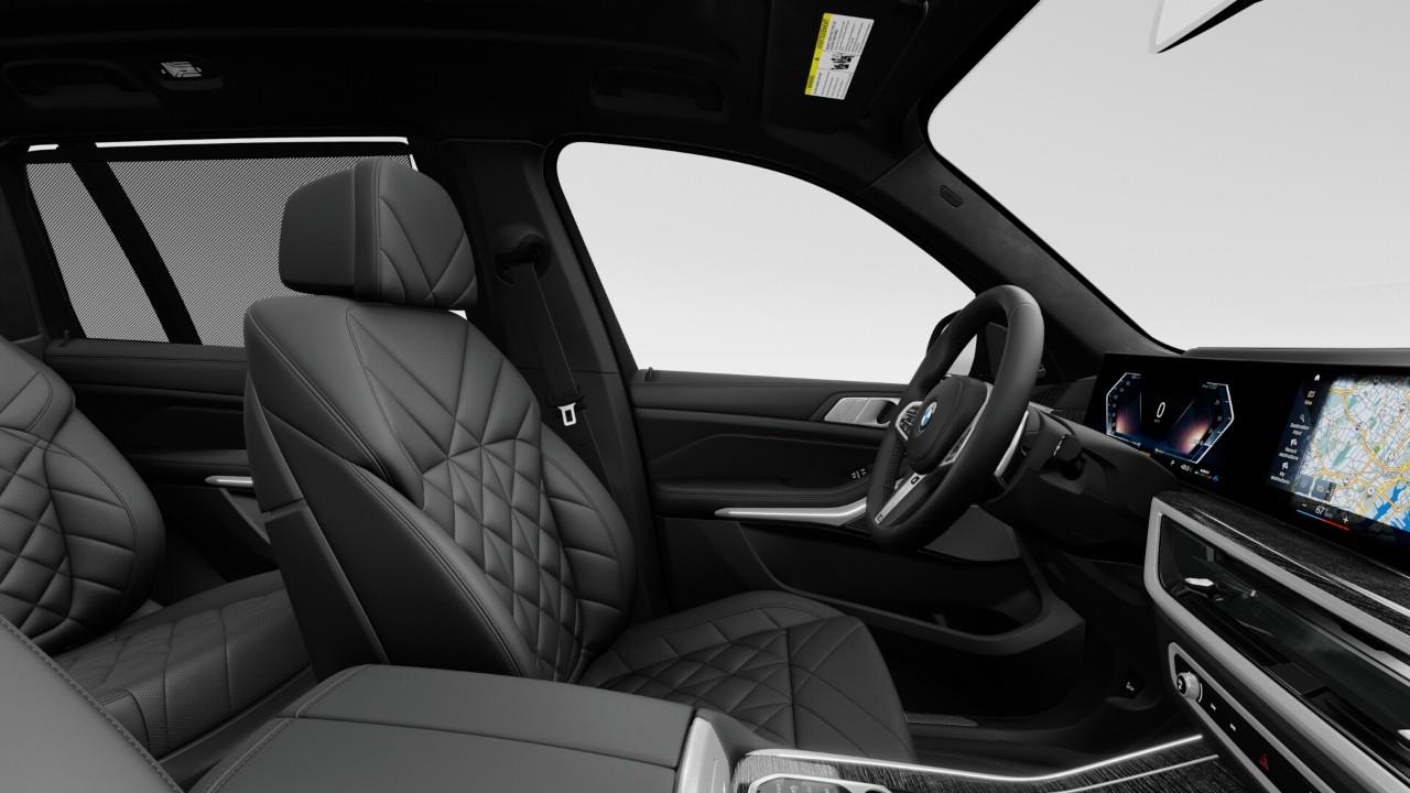 new 2026 BMW X7 car, priced at $128,914