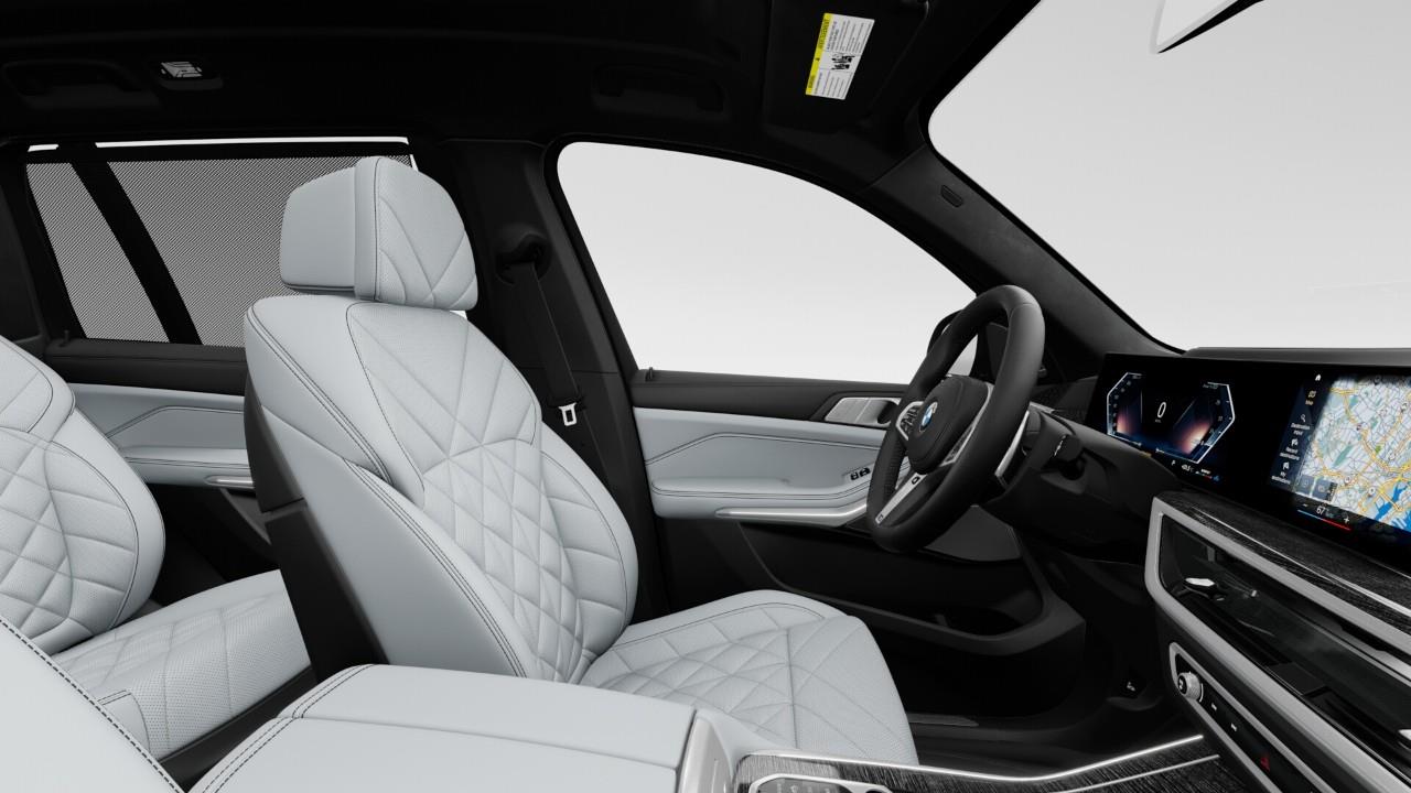 new 2026 BMW X7 car, priced at $136,564