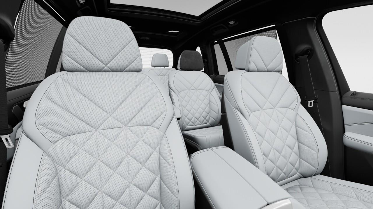 new 2026 BMW X7 car, priced at $136,564