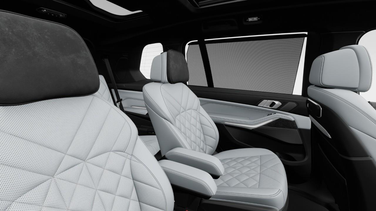 new 2026 BMW X7 car, priced at $136,564
