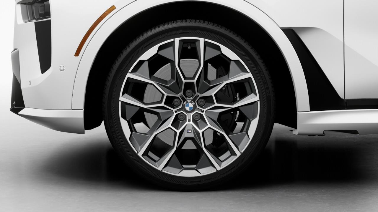 new 2026 BMW X7 car, priced at $136,814