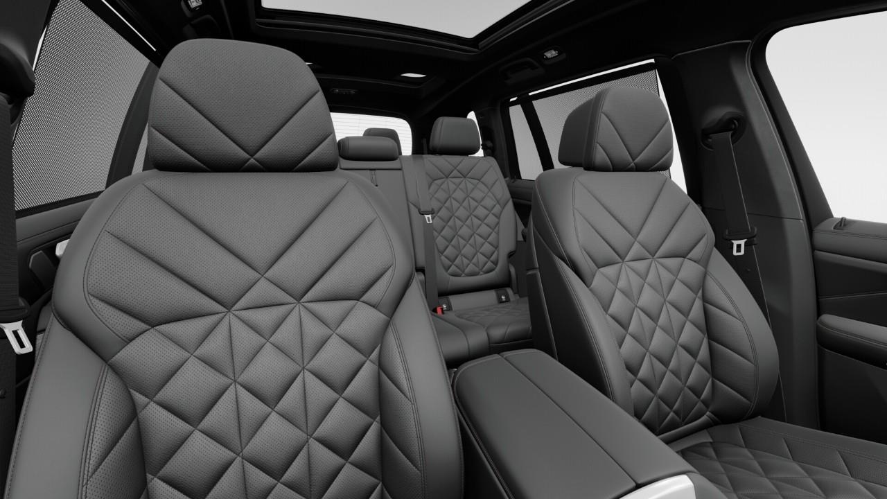 new 2026 BMW X7 car, priced at $138,564