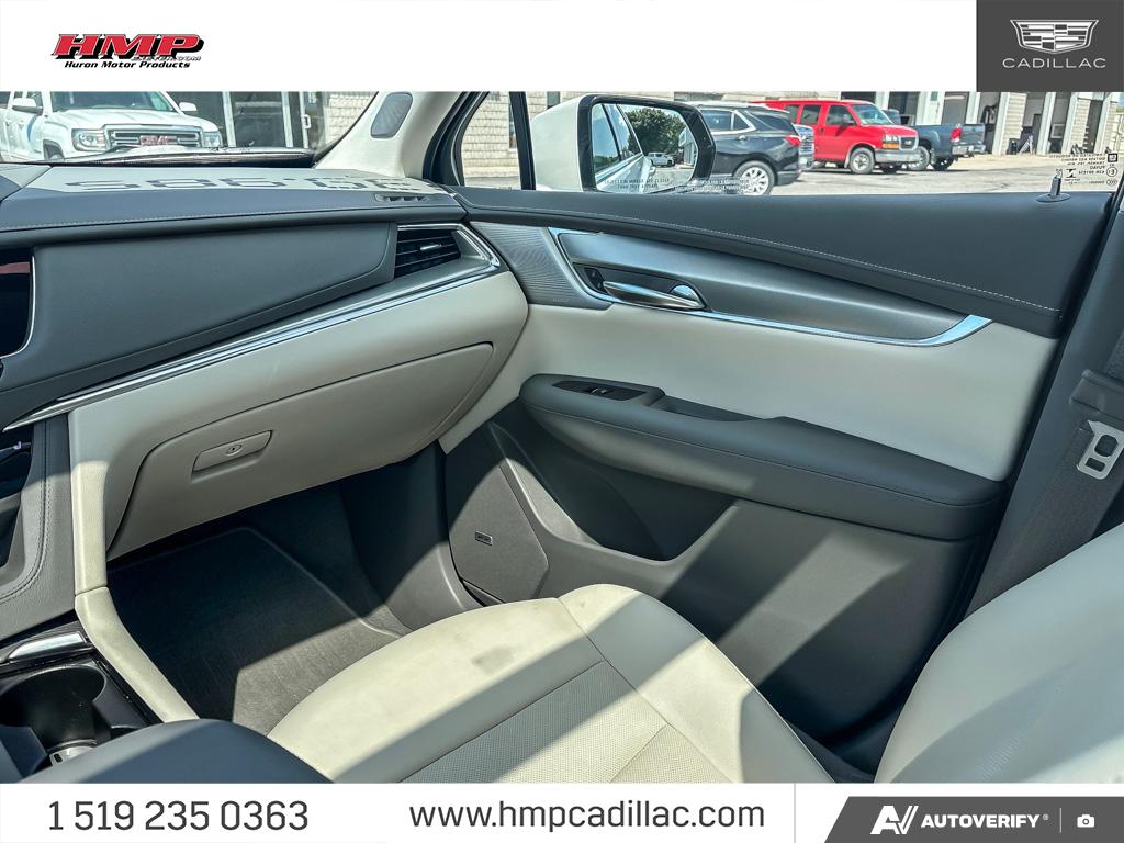 used 2022 Cadillac XT5 car, priced at $40,284