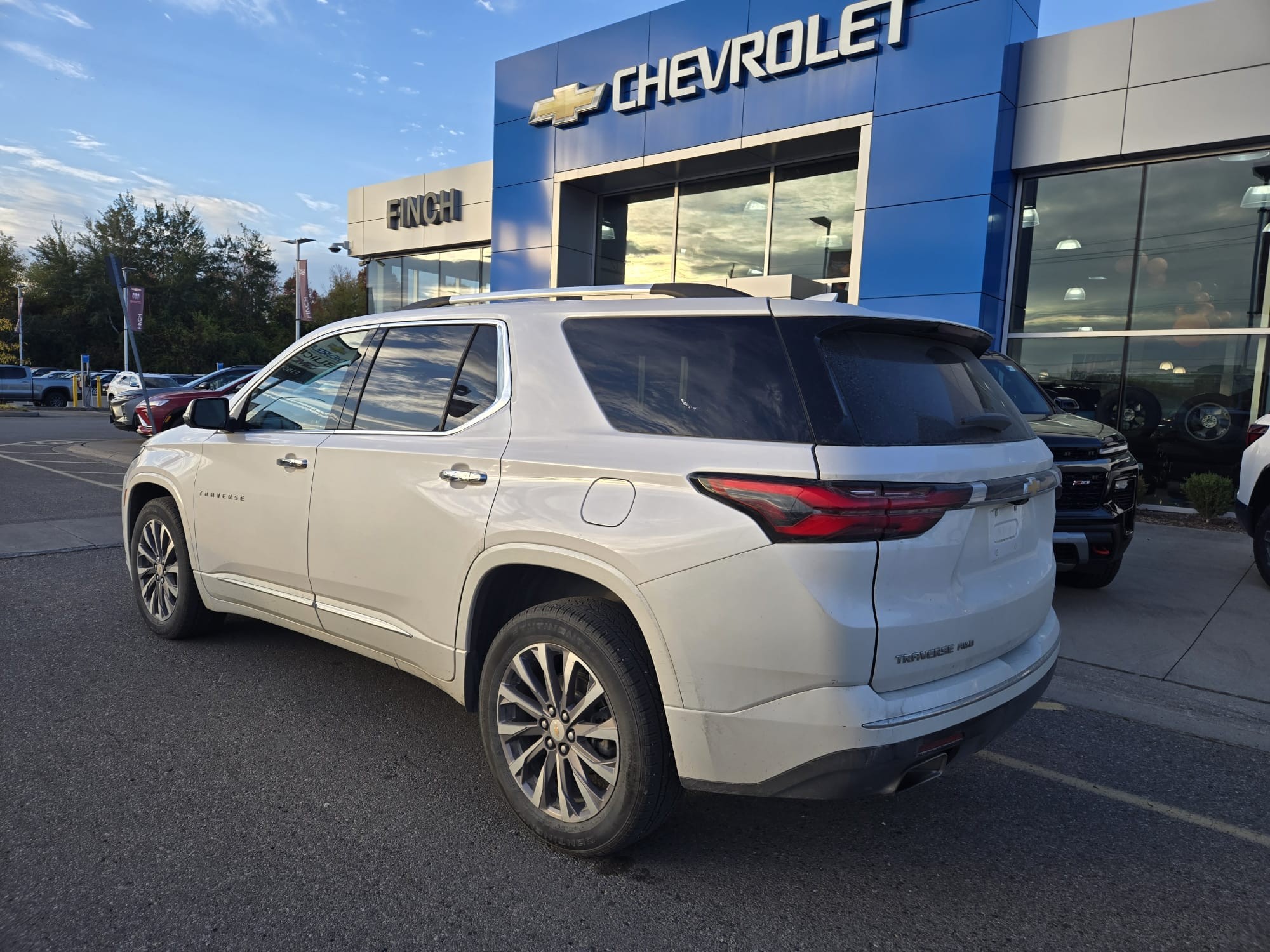 used 2023 Chevrolet Traverse car, priced at $45,898