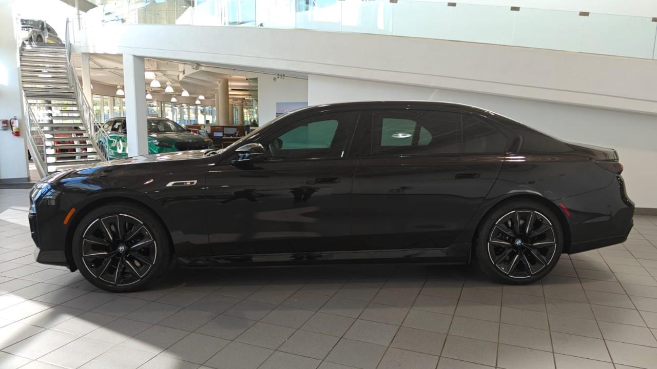 used 2024 BMW i7 car, priced at $165,484