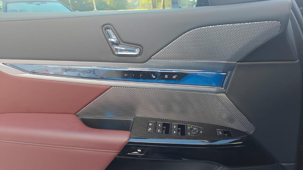 used 2024 BMW i7 car, priced at $165,484