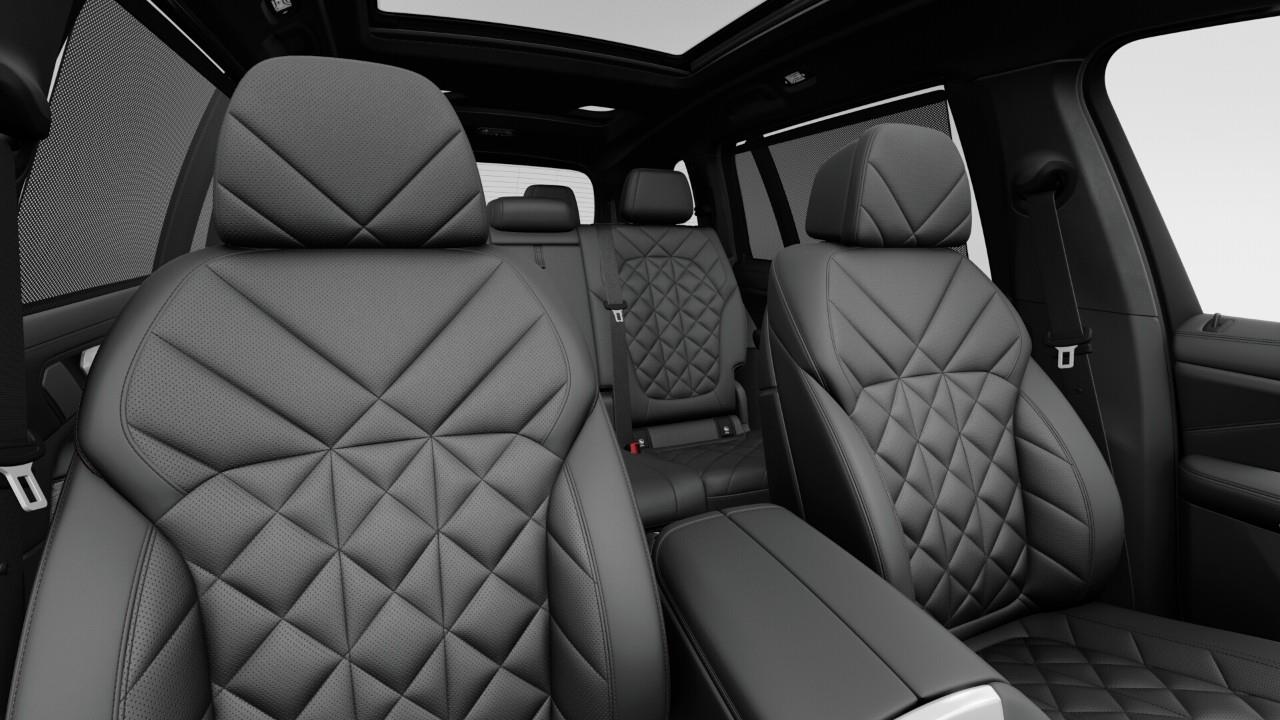 new 2026 BMW X7 car, priced at $136,314