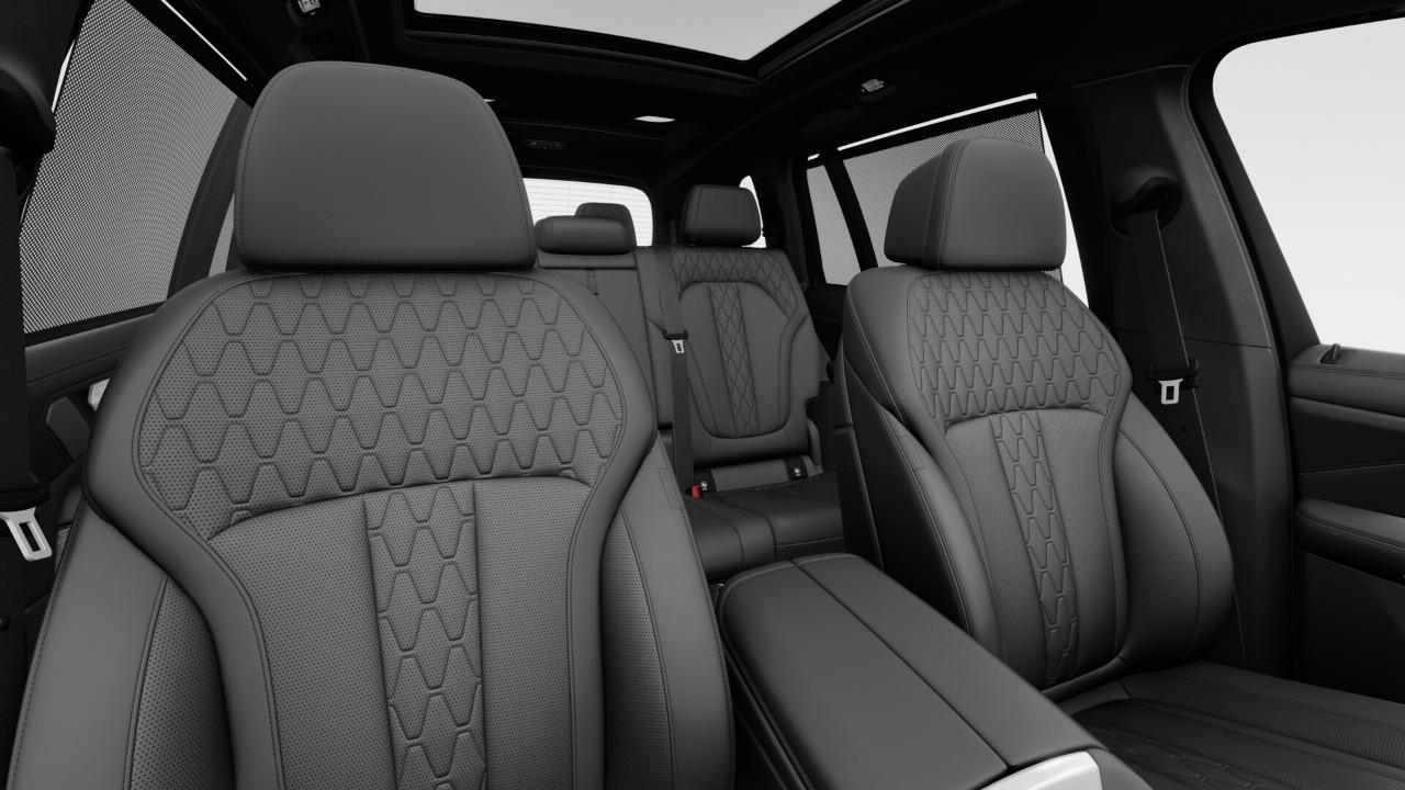 new 2026 BMW X7 car, priced at $142,614