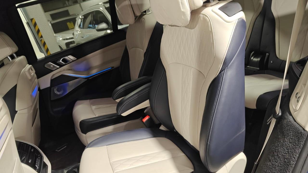 used 2022 BMW ALPINA XB7 car, priced at $99,992