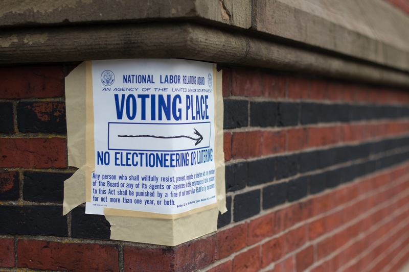 Cambridge Queen's Head Voting Place Sign Cambridge Queen's Head Voting Place Sign